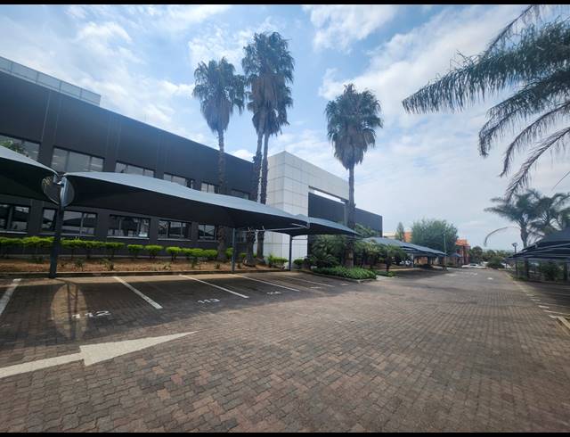 1,731M² OFFICE TO LET IN NOORDWYK